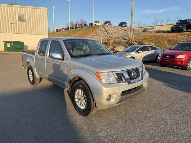 Used 2014 Nissan Frontier SV image 2