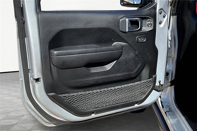 Used 2023 Jeep Wrangler Rubicon image 18