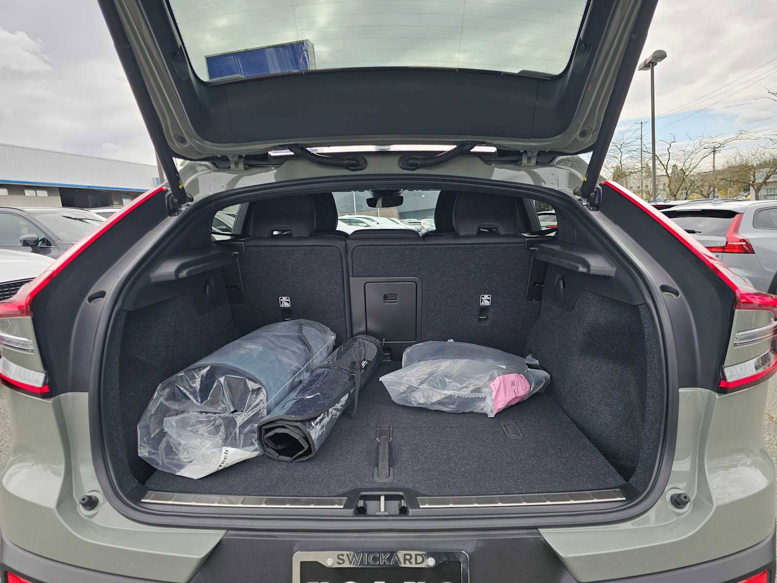 Certified 2023 Volvo C40 P8 Recharge Ultimate image 15