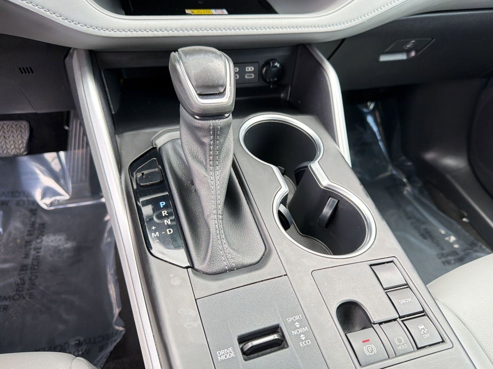 Used 2023 Toyota Highlander XLE FWD image 16