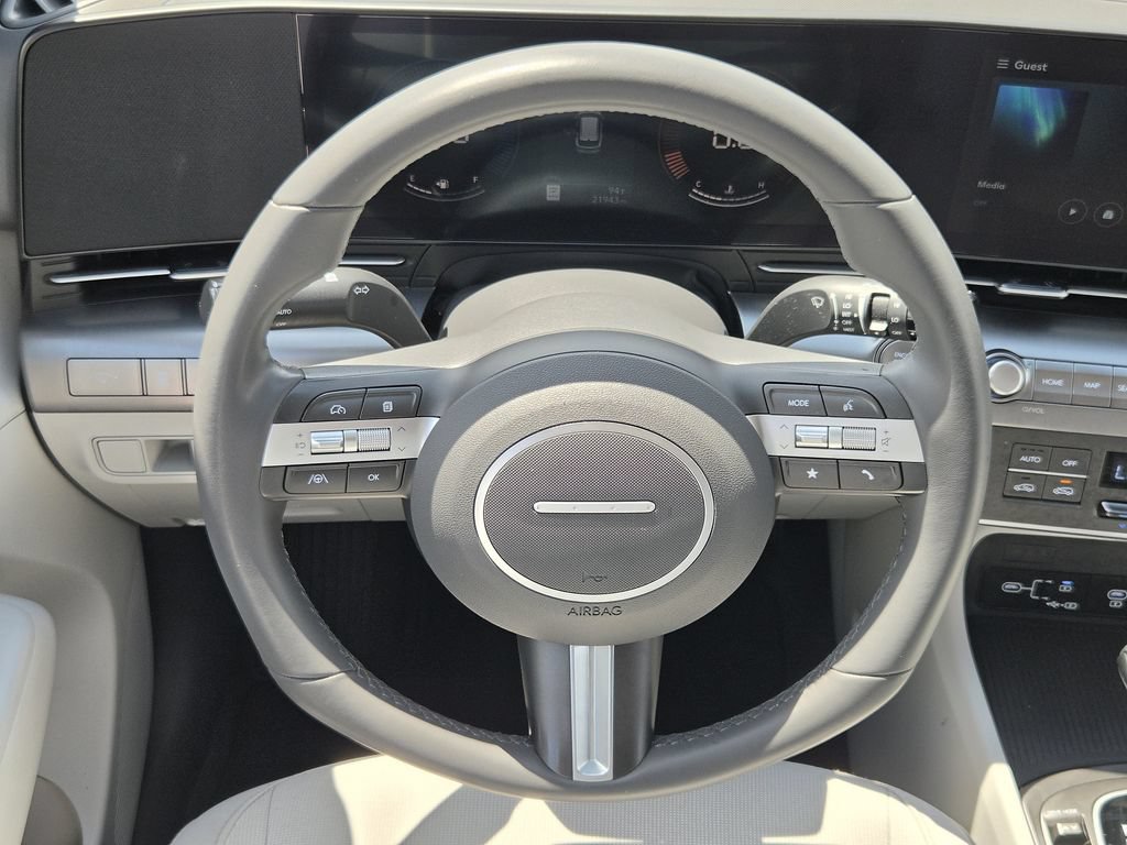 Used 2025 Hyundai Kona SEL FWD image 14