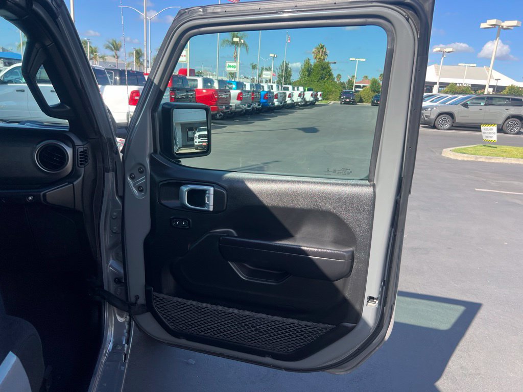 Used 2021 Jeep Wrangler Sport AWD/4WD image 21