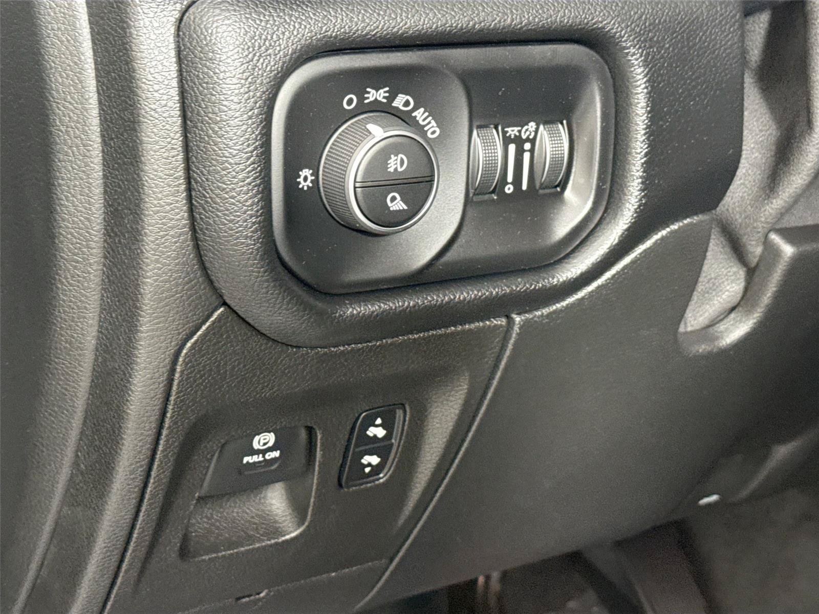 Used 2019 RAM 1500 Big Horn AWD/4WD image 15