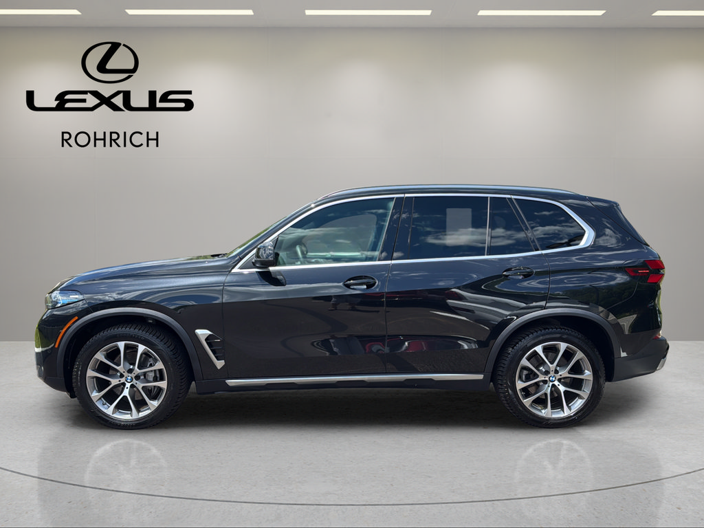 Used 2025 BMW X5 xDrive40i w/ Premium Package AWD/4WD image 9