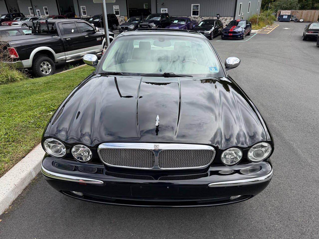 Used 2005 Jaguar XJ8 RWD image 9