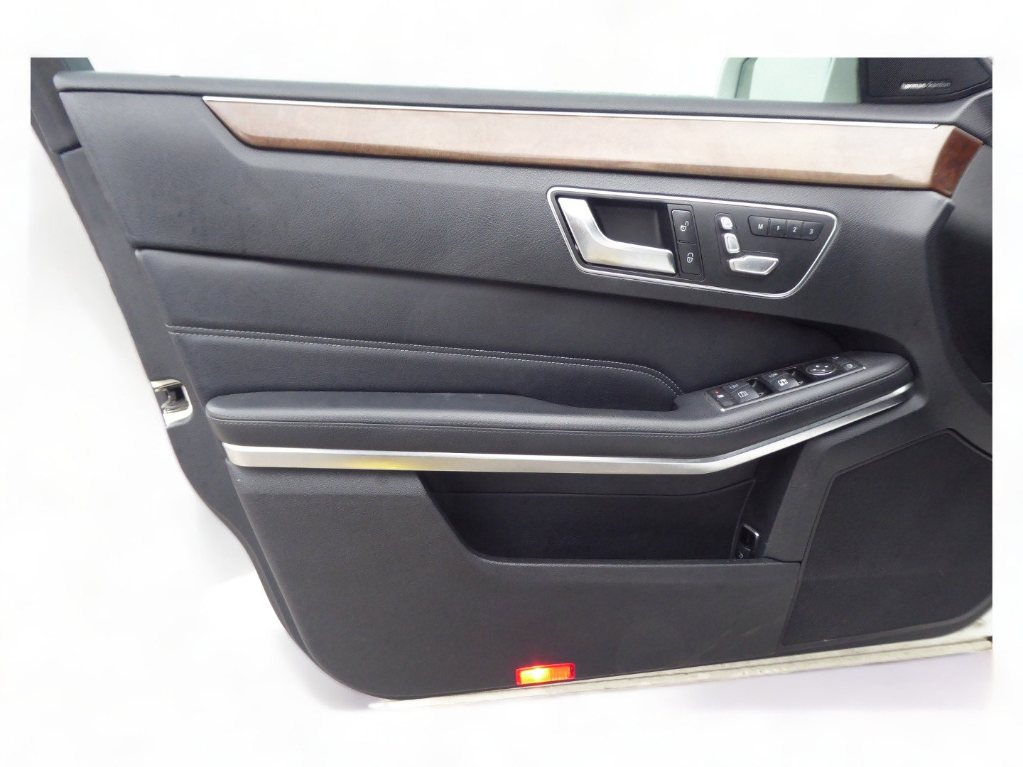 Used 2014 Mercedes-Benz E 350 4MATIC Sedan image 24