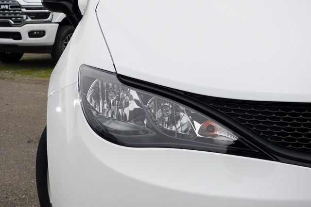 New 2026 Chrysler Voyager LX image 5