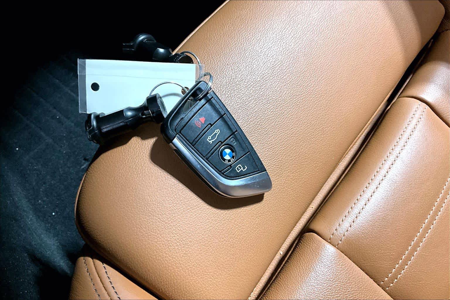 Used 2021 BMW 330i xDrive Sedan w/ Premium Package AWD/4WD image 15