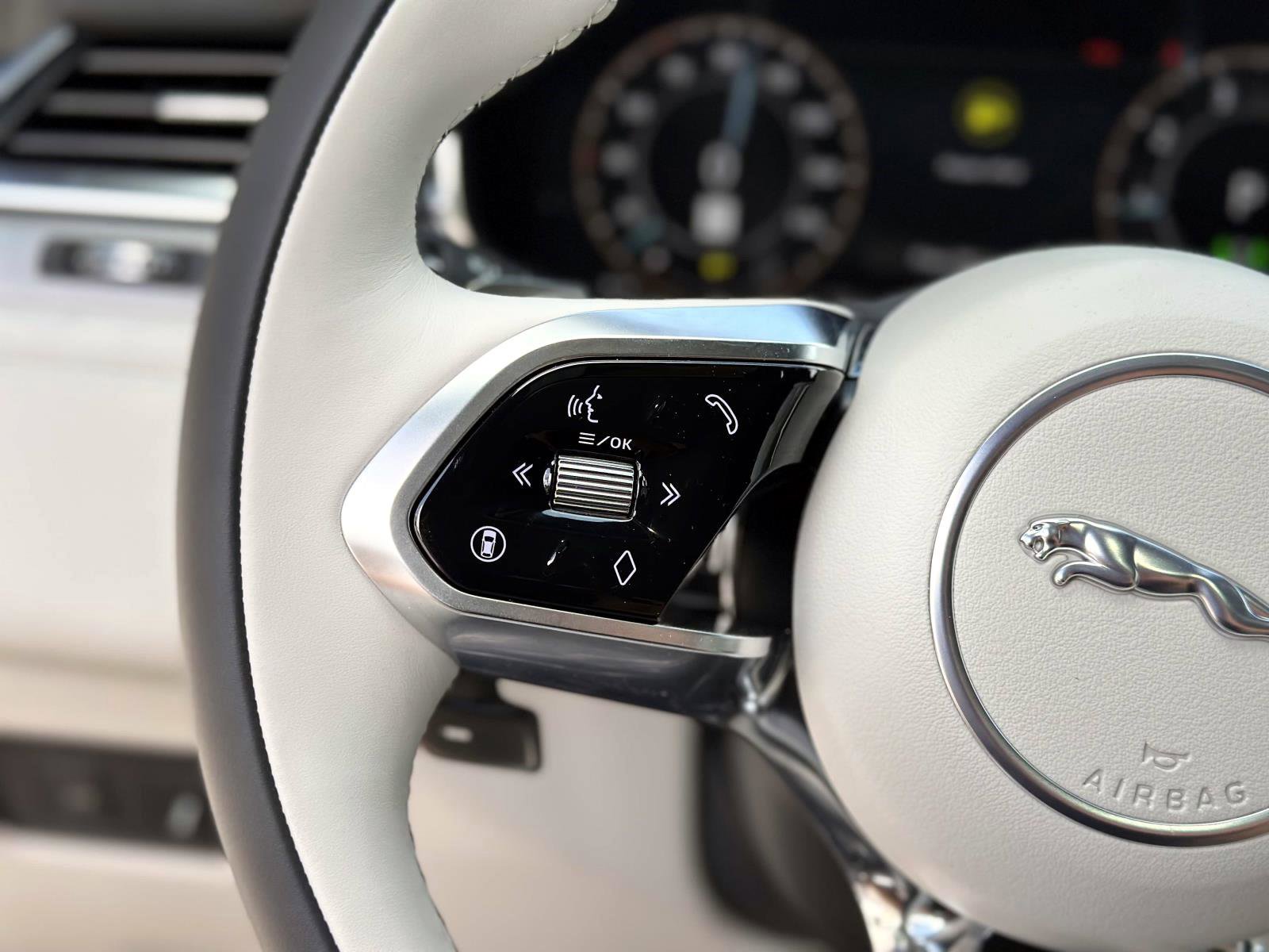 New 2026 Jaguar F-PACE R-Dynamic S image 23