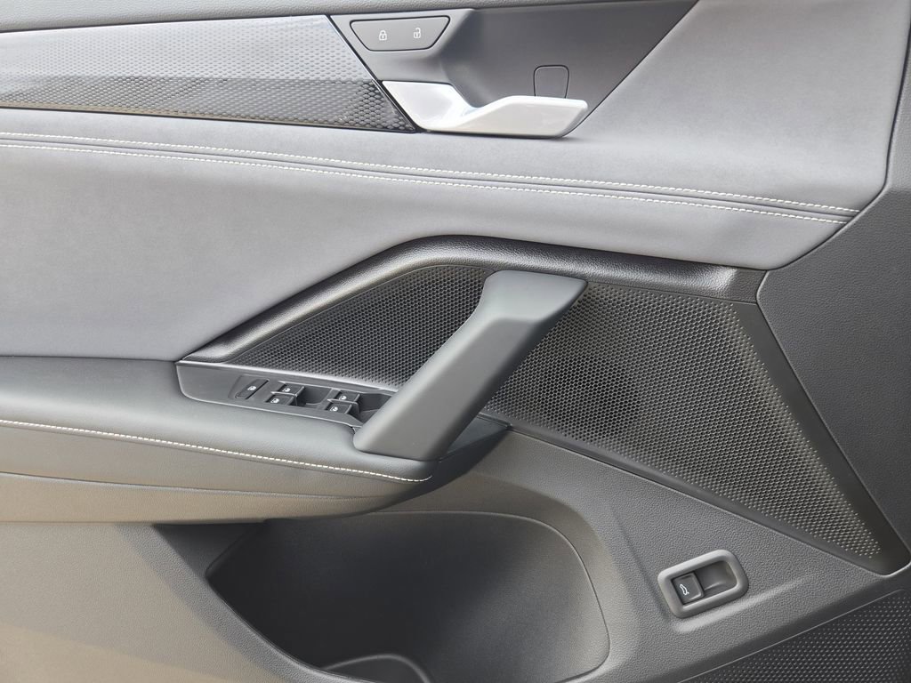 New 2026 Volkswagen Tiguan SE AWD/4WD image 19