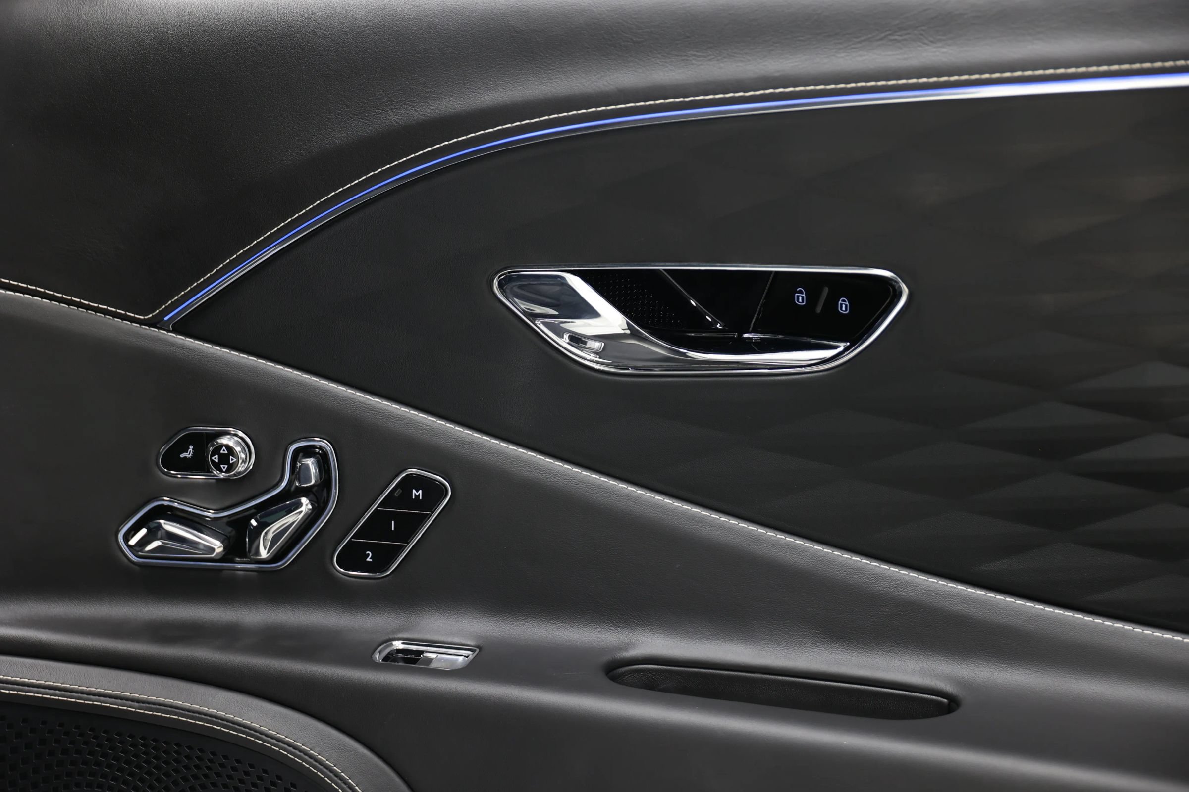 Used 2020 Bentley Flying Spur W12 image 88