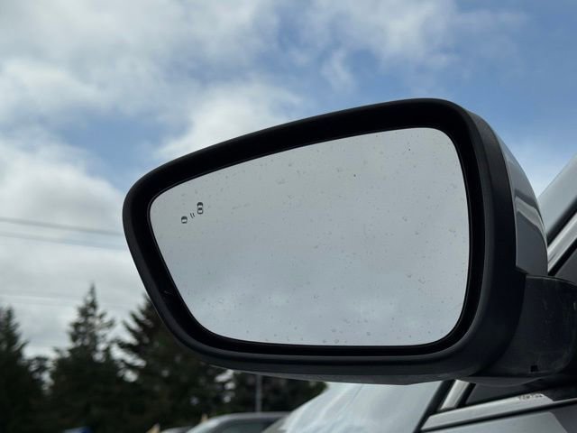 Used 2025 Ford Escape Platinum AWD/4WD image 44