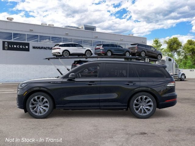New 2026 Lincoln Aviator AWD w/ Jet Appearance Package image 3