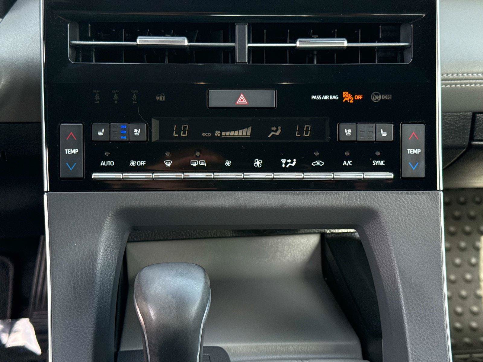 Used 2019 Toyota Avalon Limited FWD image 24