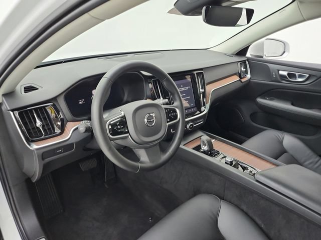 Certified 2025 Volvo V60 B5 Cross Country Plus AWD/4WD image 16