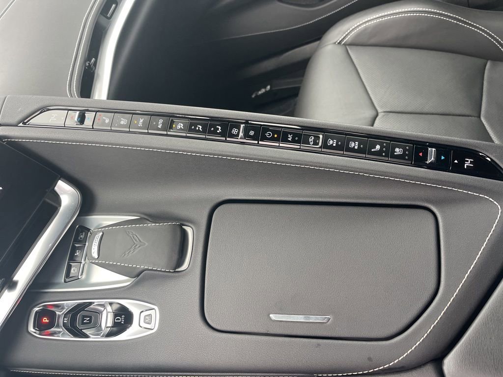 Used 2021 Chevrolet Corvette Stingray Preferred Cpe w/ Chrome Exterior Badge Package image 21