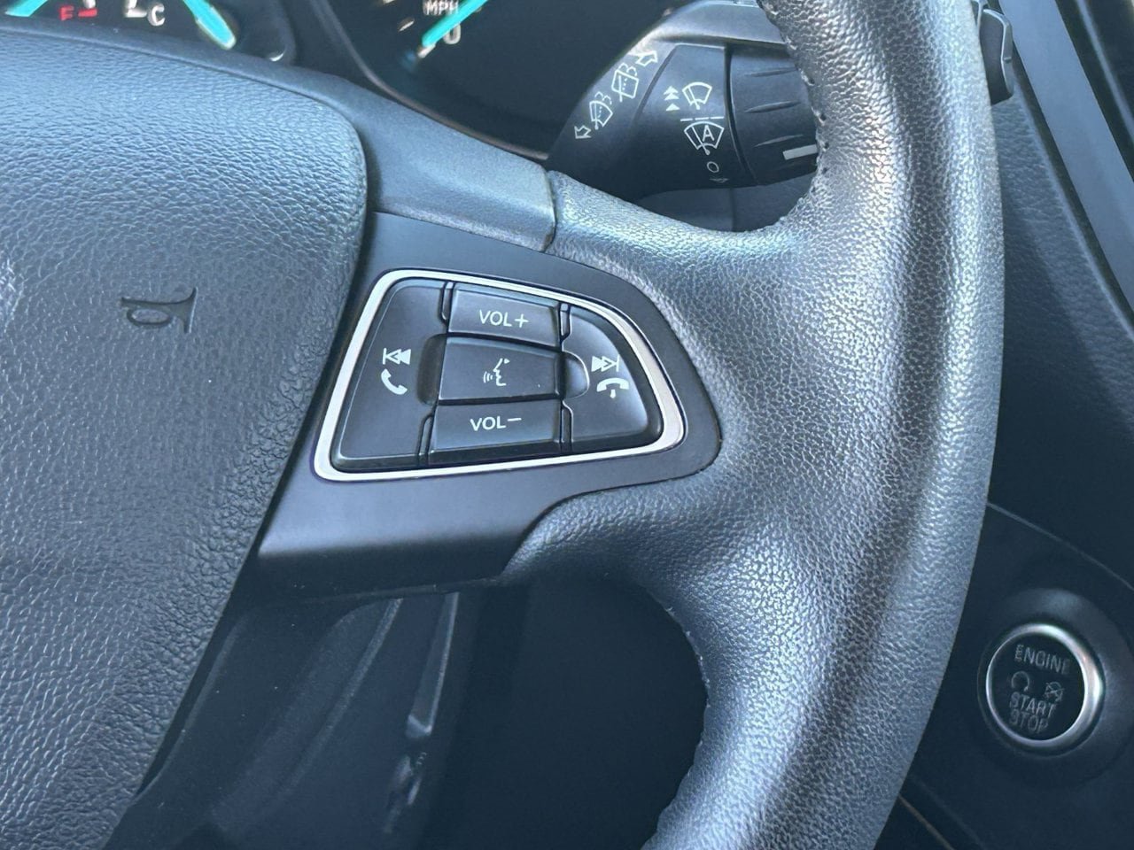 Used 2019 Ford Escape Titanium AWD/4WD image 28