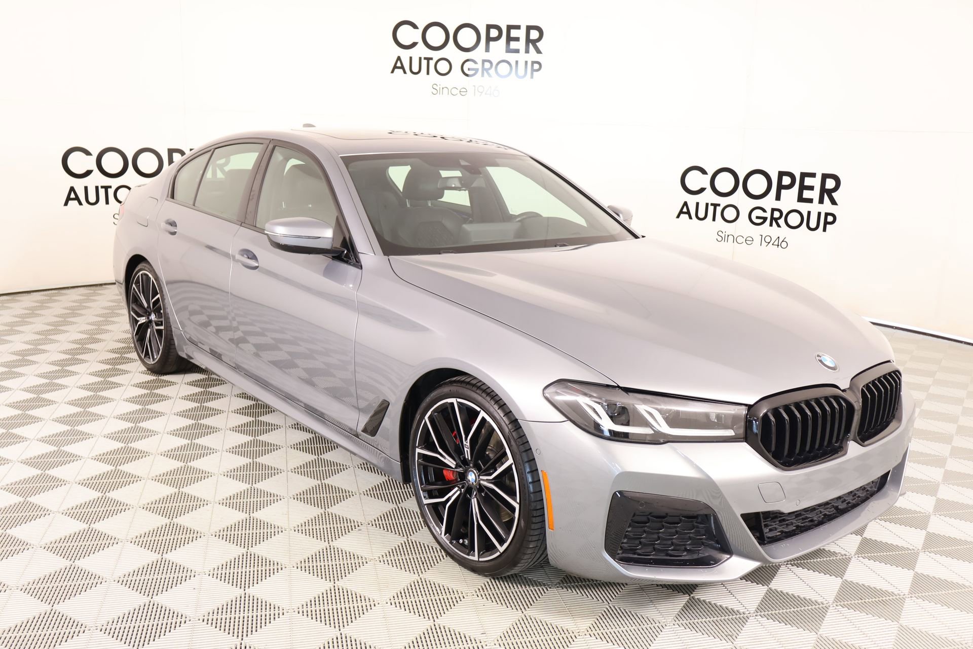 Certified 2023 BMW 530i xDrive w/ M Sport Package AWD/4WD image 1