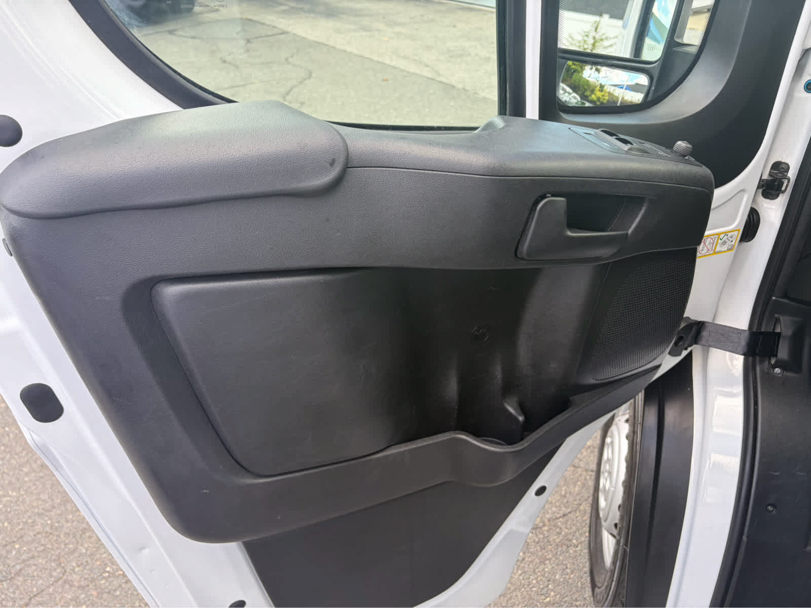 Used 2025 RAM ProMaster 2500 w/ Convenience Group FWD image 9