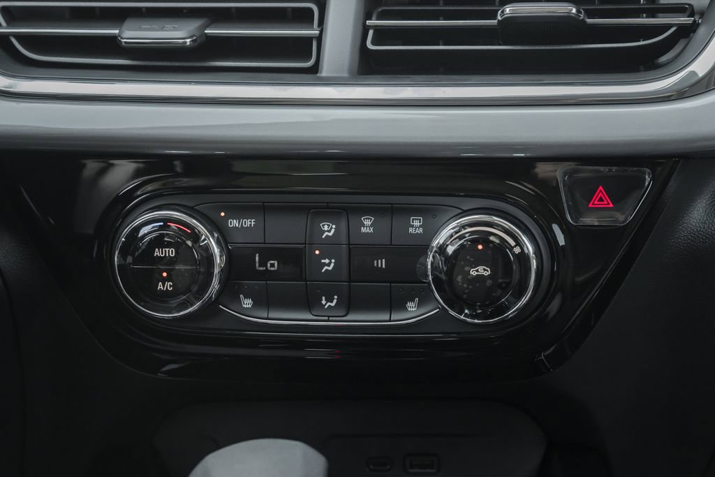 New 2026 Chevrolet Trax LT w/ Driver Confidence Package FWD image 25