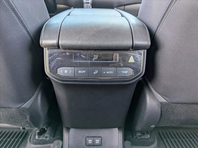 Certified 2021 Toyota Highlander LE image 17