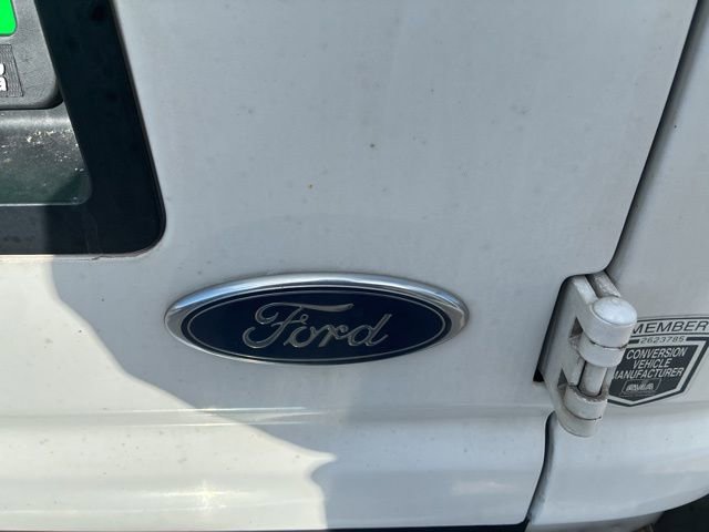 Used 1999 Ford E-150 and Econoline 150 image 13