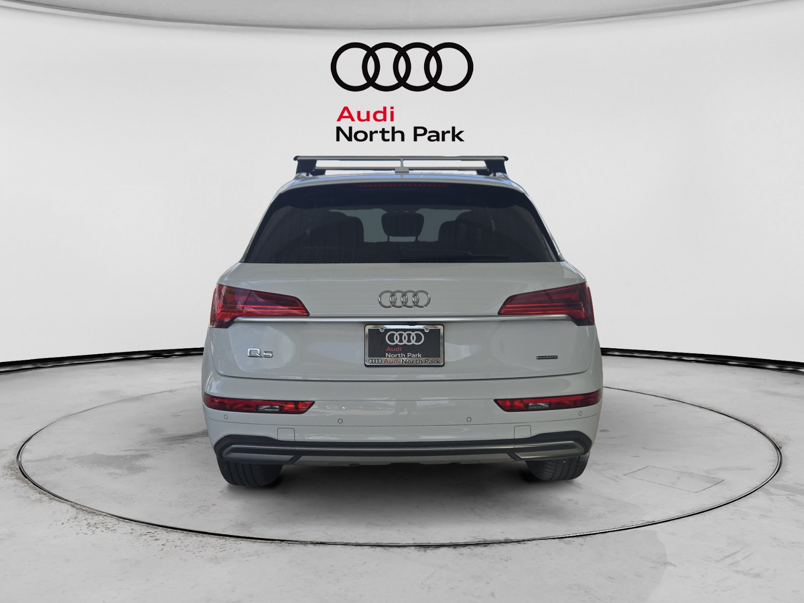 Used 2023 Audi Q5 Prestige w/ Prestige Package AWD/4WD image 4