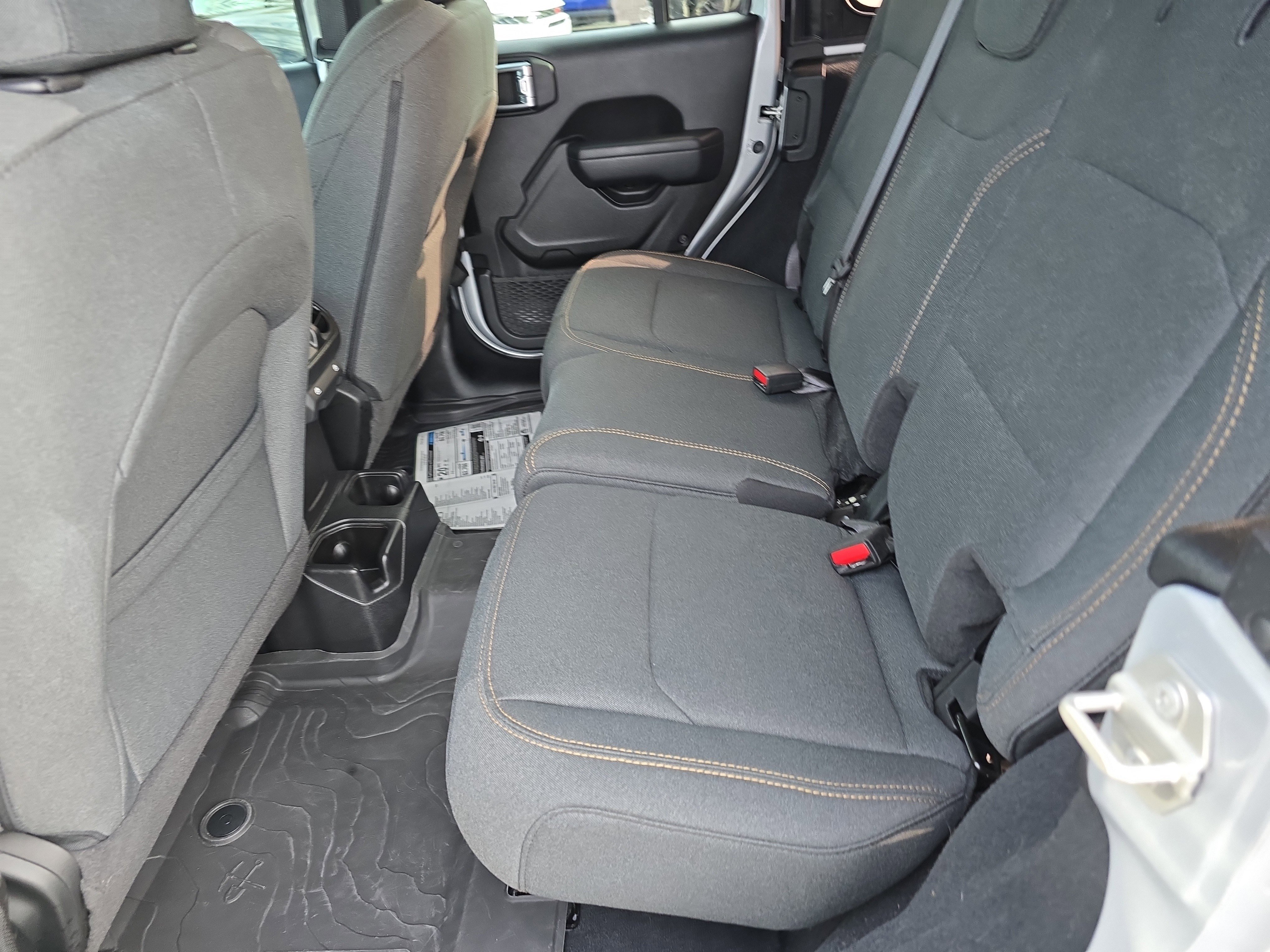 Used 2024 Jeep Wrangler Willys image 18