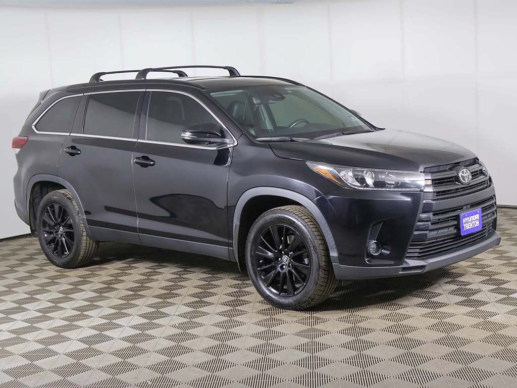 Used 2019 Toyota Highlander SE AWD/4WD image 2