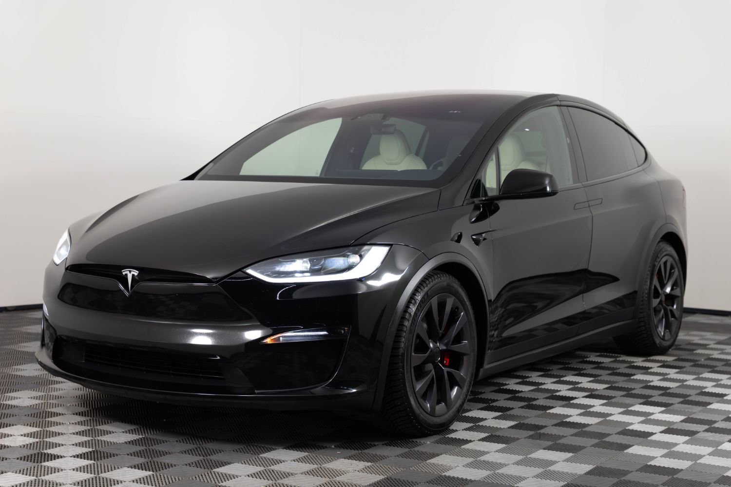 Used 2024 Tesla Model X Plaid AWD/4WD image 2