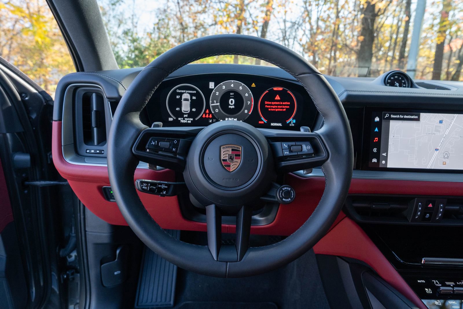 Certified 2025 Porsche Cayenne image 25