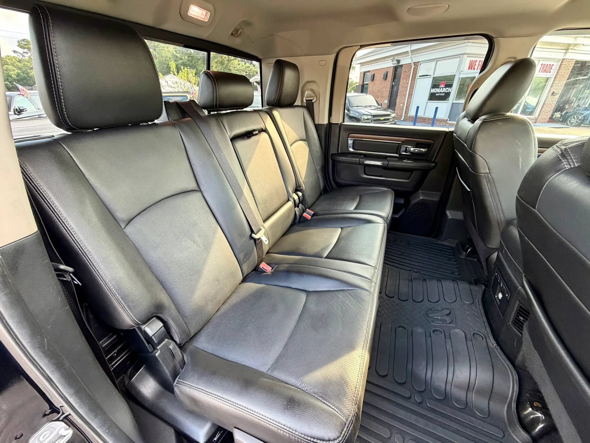 Used 2014 RAM 2500 Laramie w/ Black Appearance Group AWD/4WD image 10