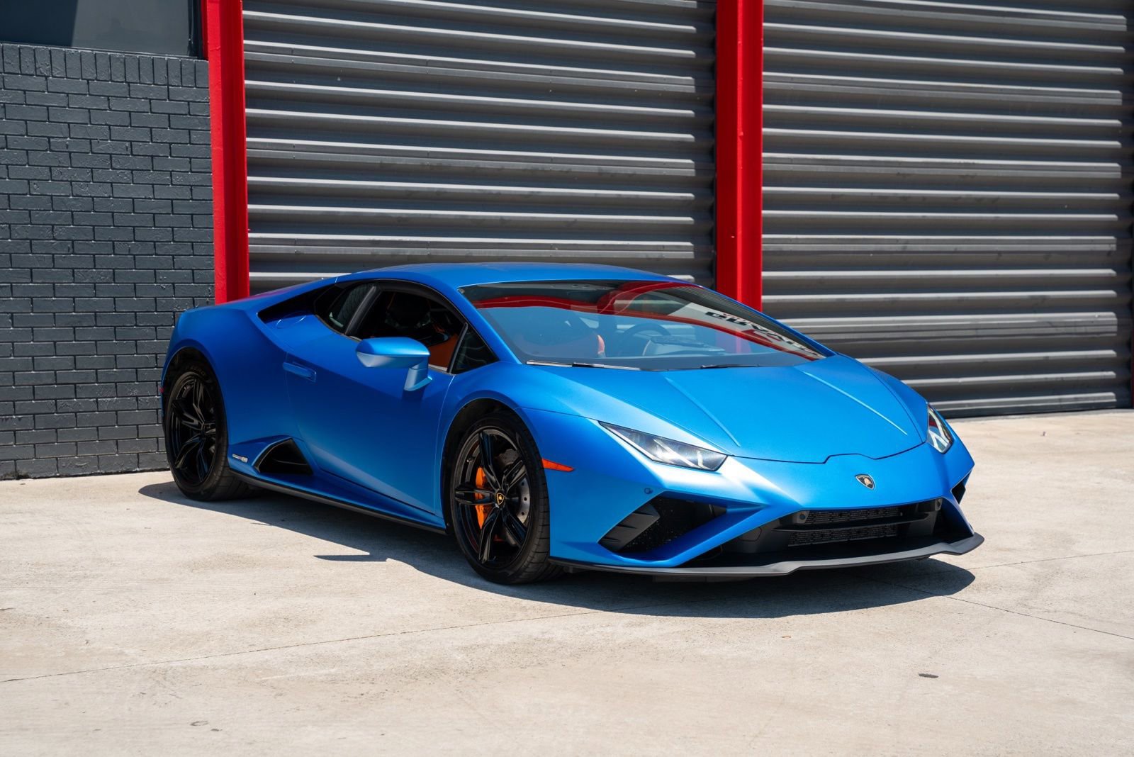 Used 2020 Lamborghini Huracan EVO RWD image 3