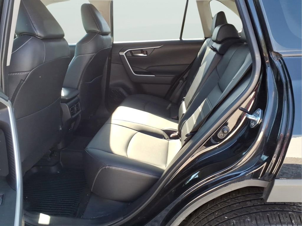 Used 2023 Toyota RAV4 XLE Premium FWD image 32