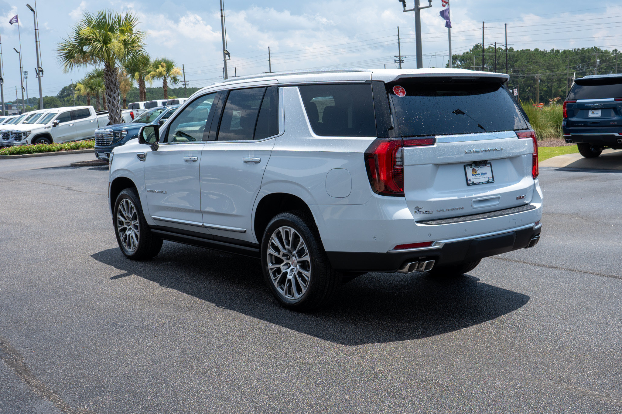 New 2026 GMC Yukon Denali w/ Denali Reserve Package AWD/4WD image 5
