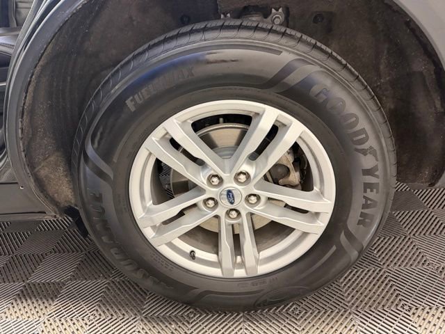 Used 2022 Ford Explorer XLT w/ Equipment Group 202A AWD/4WD image 42