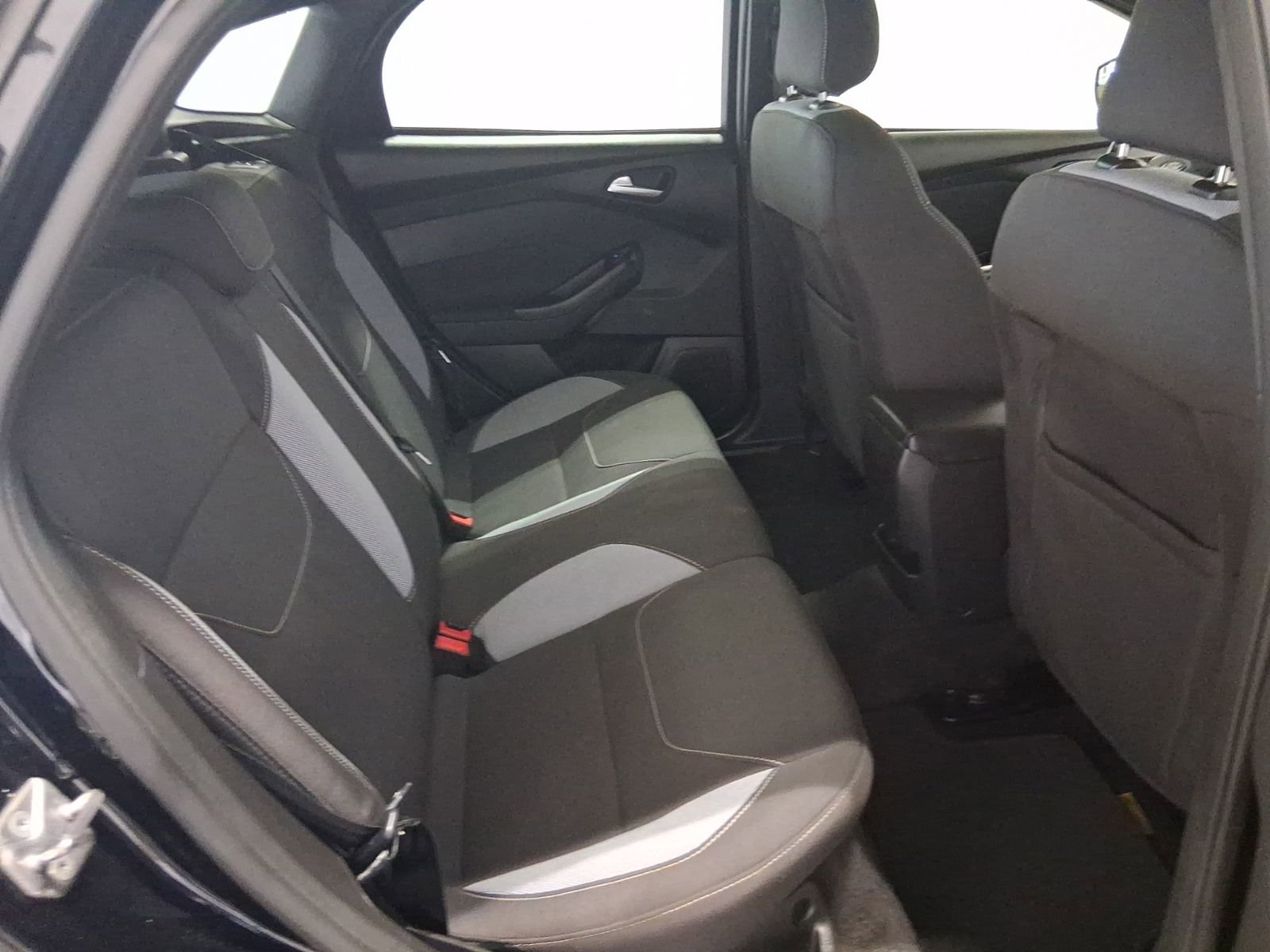 Used 2018 Ford Focus ST FWD image 16