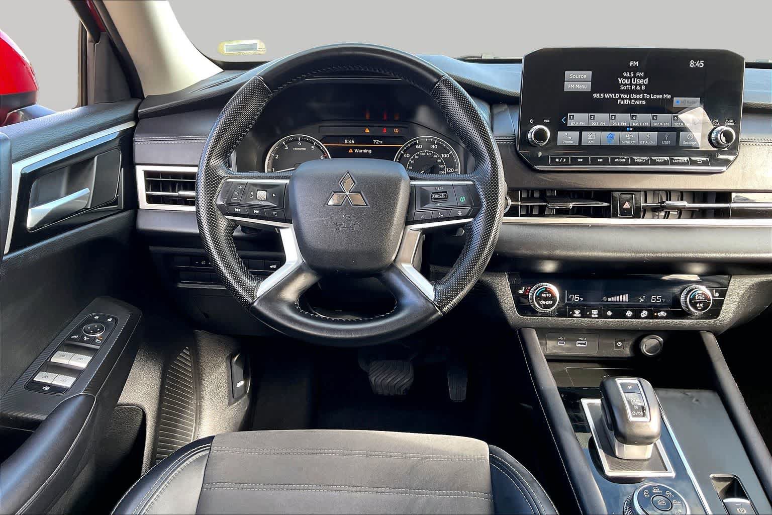 Used 2024 Mitsubishi Outlander SE FWD image 6