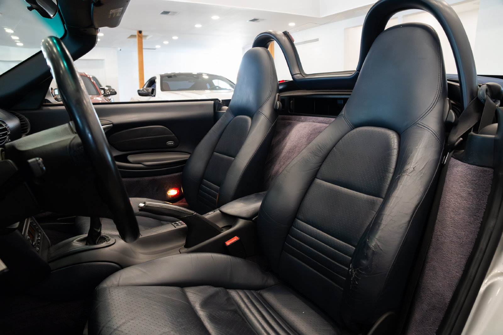 Used 2001 Porsche Boxster RWD image 19