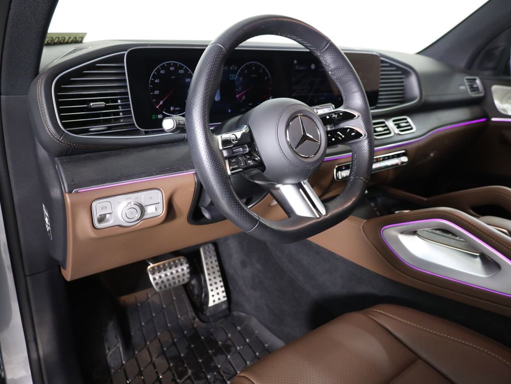 Used 2025 Mercedes-Benz GLS 450 4MATIC image 31