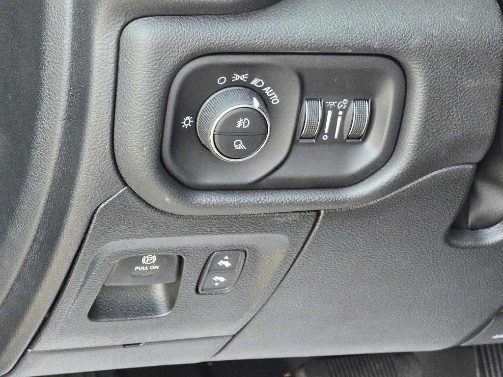 New 2026 RAM 1500 4x4 Crew Cab image 7
