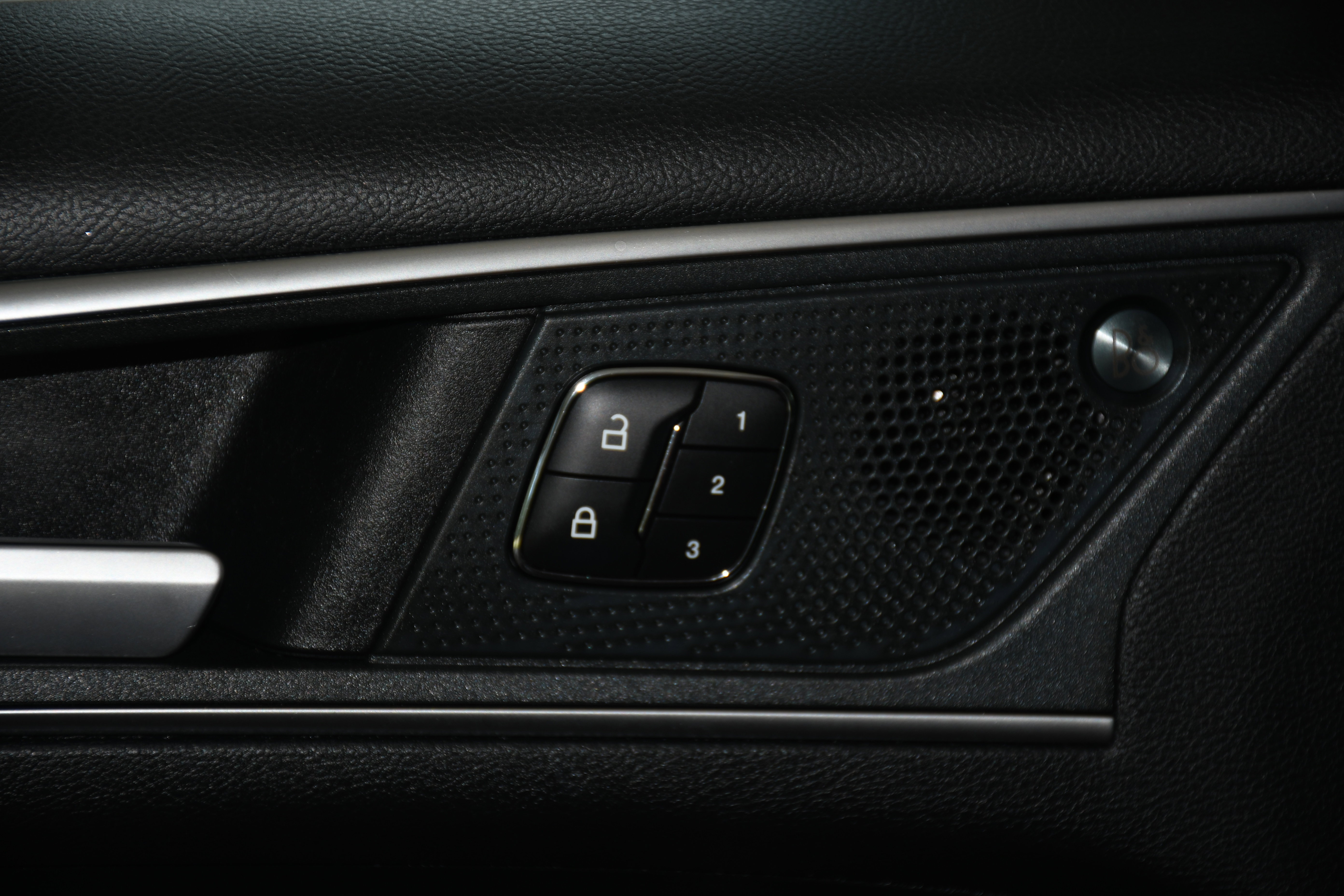 Used 2024 Ford Edge Titanium image 12