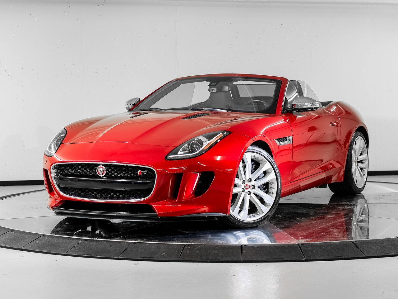 Used 2017 Jaguar F-TYPE S image 1