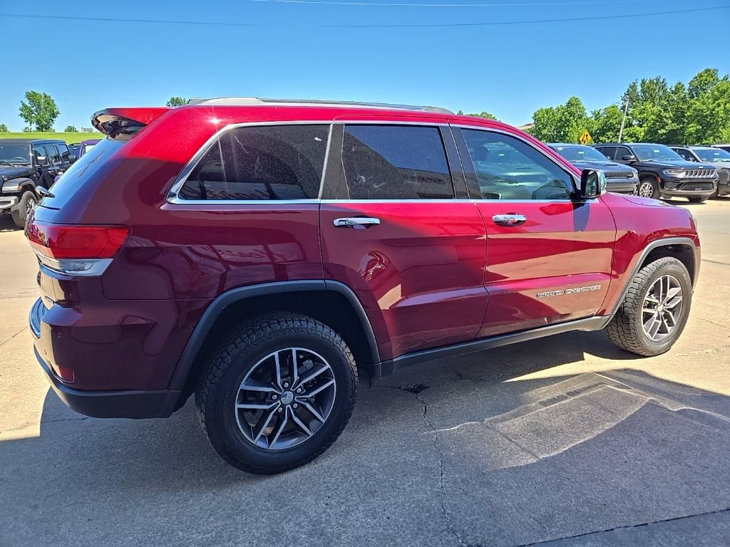 Used 2018 Jeep Grand Cherokee Limited AWD/4WD image 12