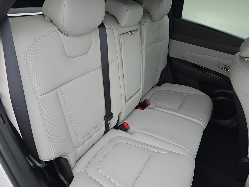 New 2025 Hyundai Tucson Limited FWD image 9