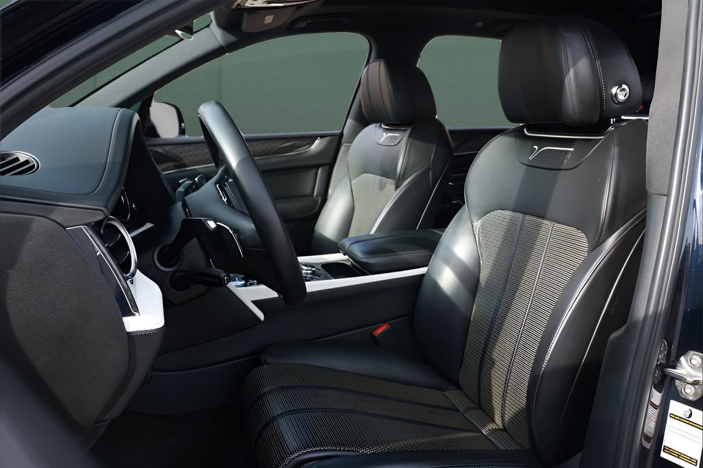 Used 2020 Bentley Bentayga Design Series image 2