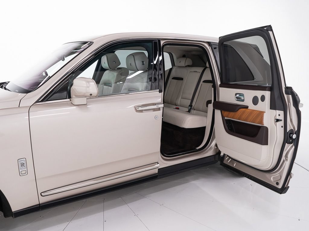 Certified 2019 Rolls-Royce Cullinan AWD/4WD image 20