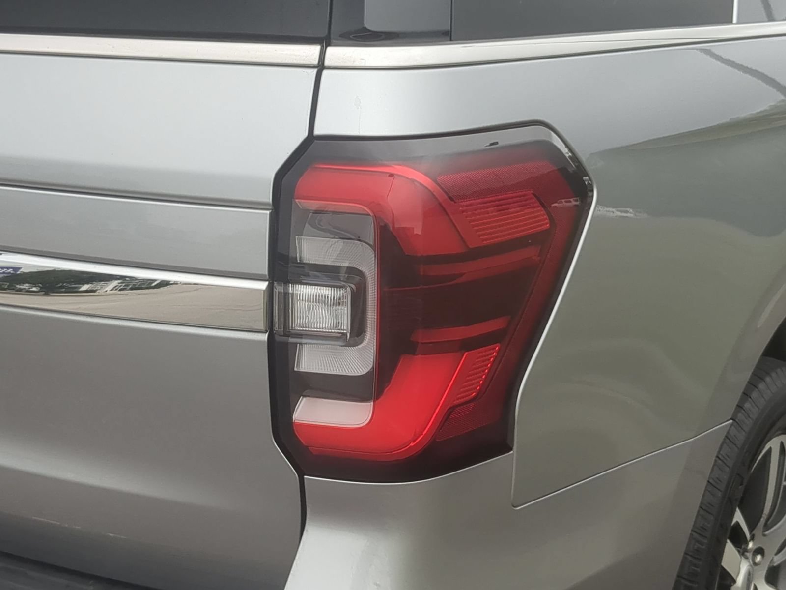 Certified 2024 Ford Expedition Limited RWD image 34