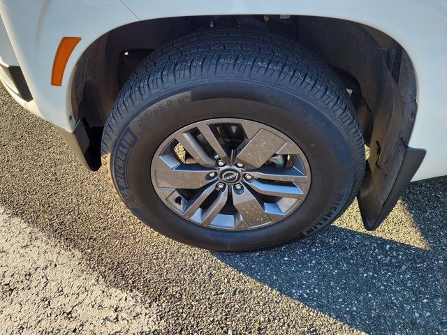 Used 2025 Nissan Frontier SV w/ SV Convenience Package RWD image 5