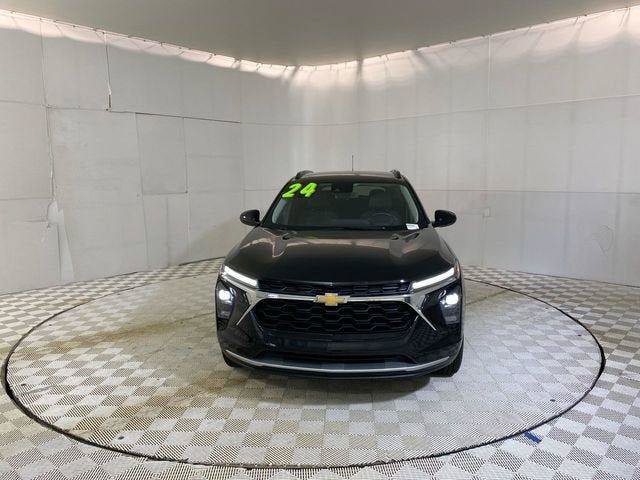 Used 2024 Chevrolet Trax LT w/ Driver Confidence Package FWD image 25